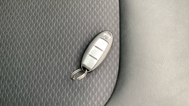 Nissan Qashqai 1.6 DiG-T Tekna 5dr Petrol Hatchback